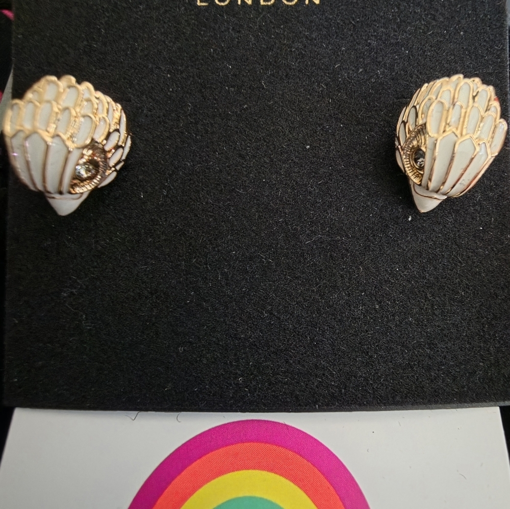 Kurt Geiger Gold Tone Necklace and Earrings with White/Cream Enamel Shell Motif - Picture 8 of 9